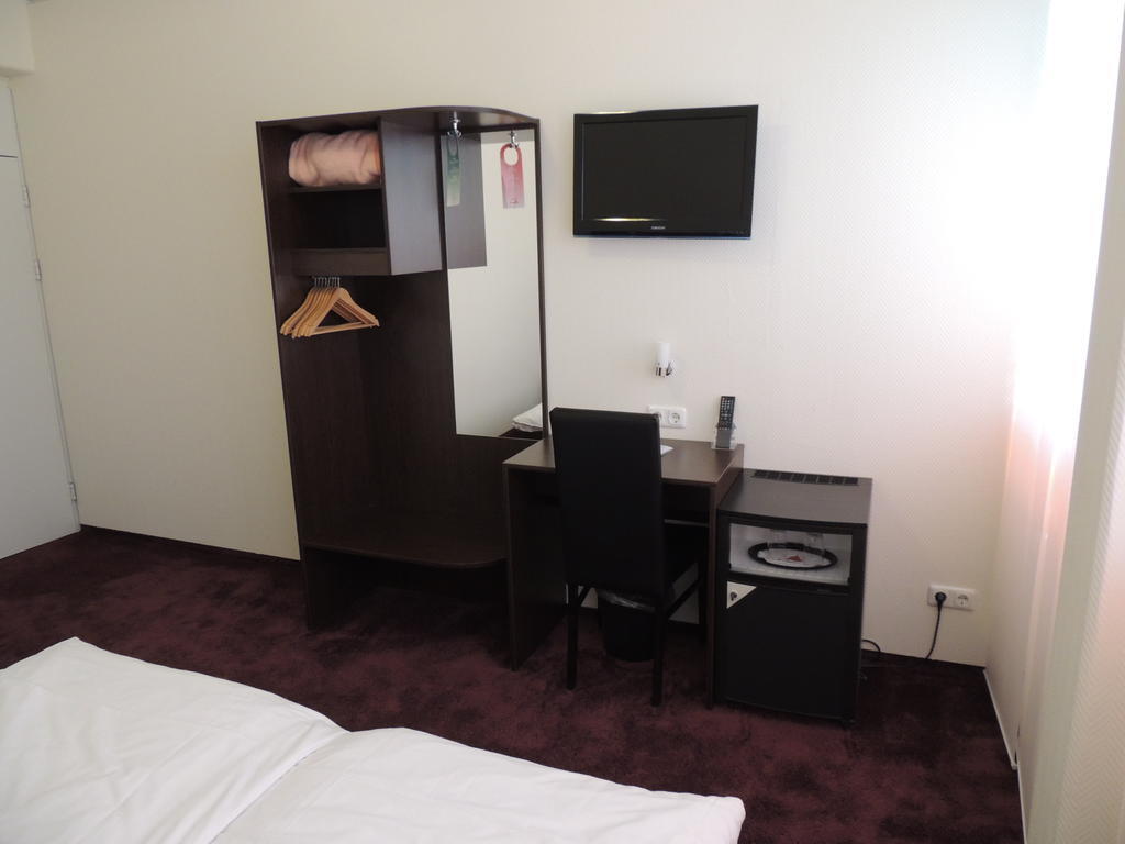 AAA Budget Hotel Köln Kültér fotó